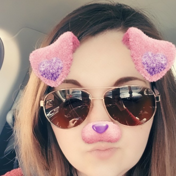 Meet your Posher, Allison - Picture 2 of 2